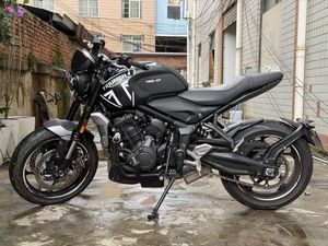 二手凯旋Trident 660