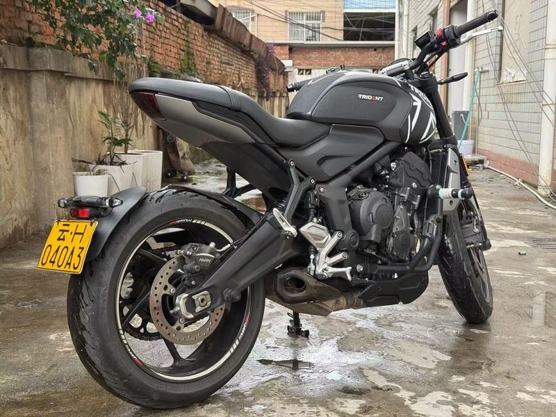 二手凯旋Trident 660