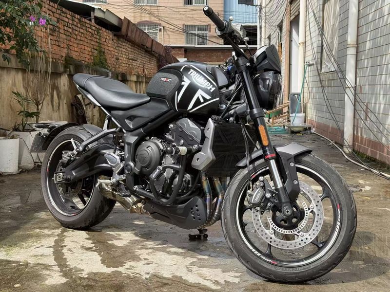 二手凯旋Trident 660