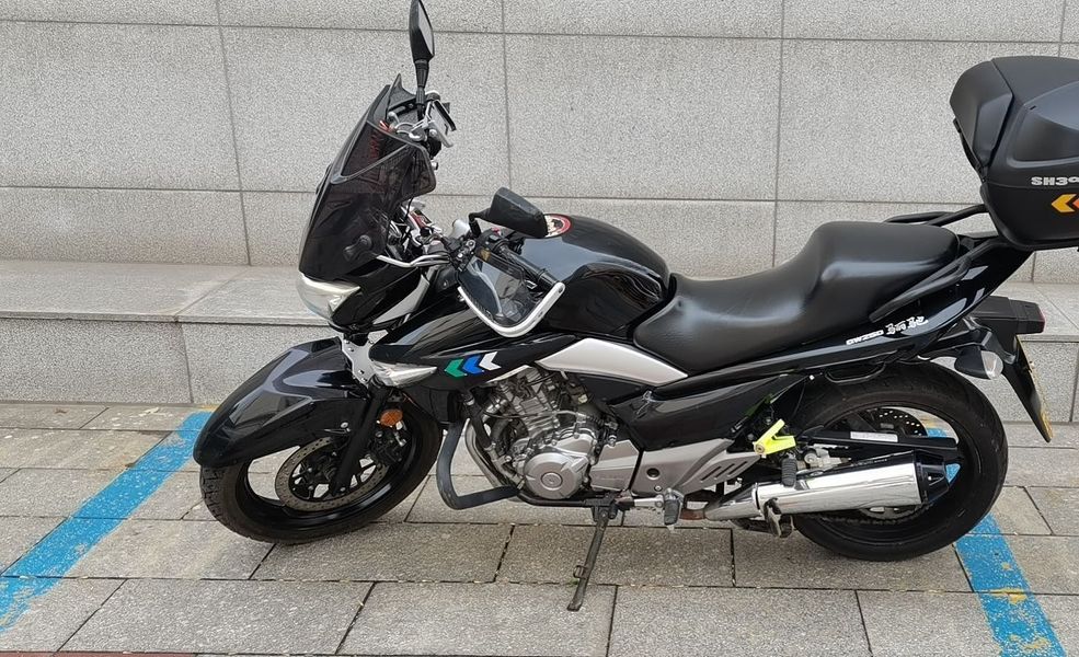 二手豪爵铃木骊驰 GW250