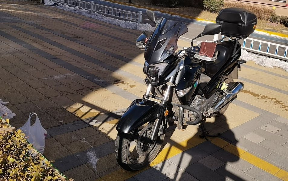 二手豪爵铃木骊驰 GW250