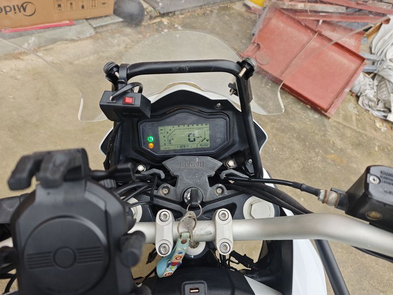 二手贝纳利金鹏 TRK251