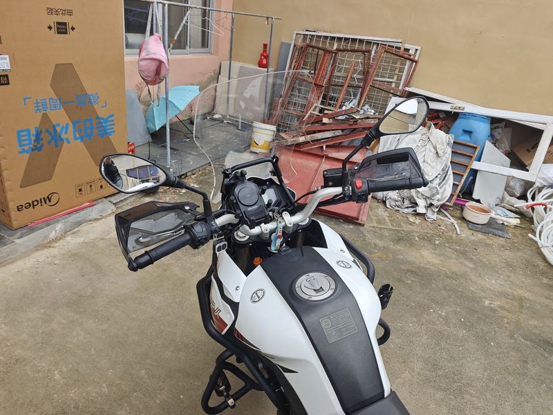 二手贝纳利金鹏 TRK251