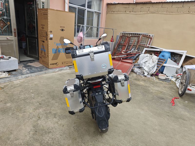 二手贝纳利金鹏 TRK251