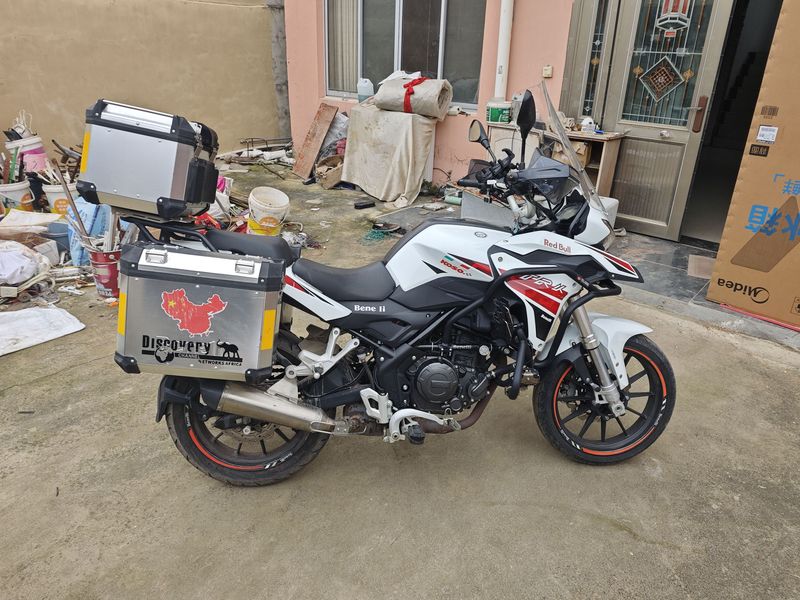 二手贝纳利金鹏 TRK251