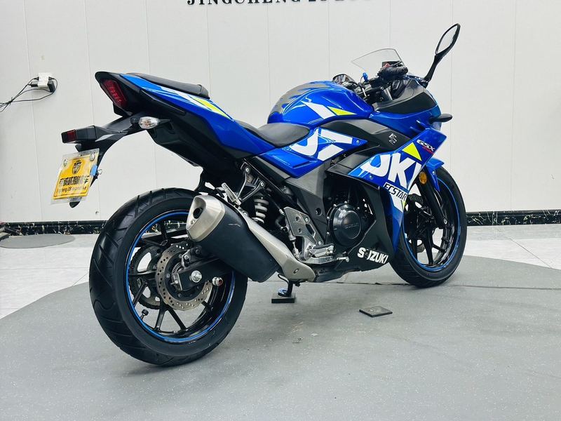 二手豪爵铃木GSX250R