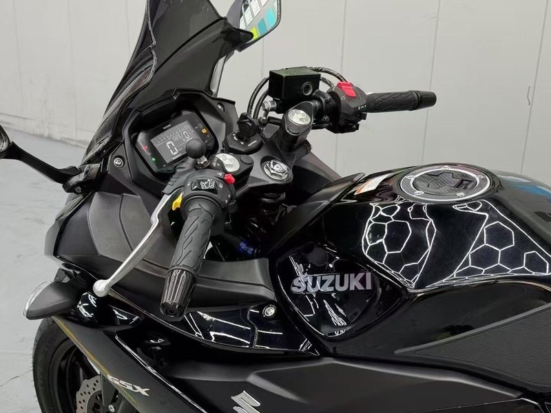二手豪爵铃木GSX250R
