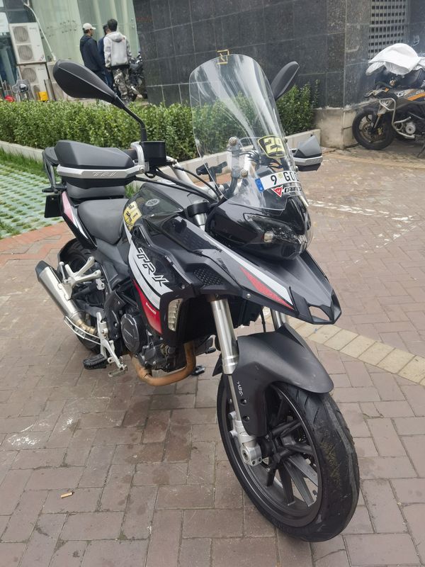 二手贝纳利金鹏 TRK251