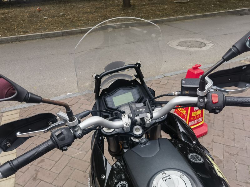 二手贝纳利金鹏 TRK251