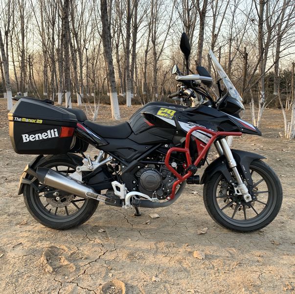 二手贝纳利金鹏 TRK251