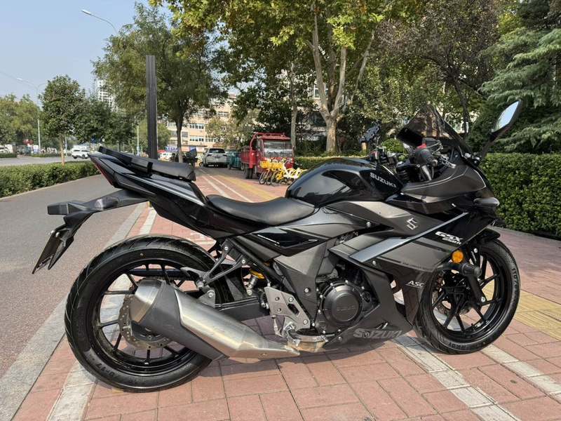 二手豪爵铃木GSX250R