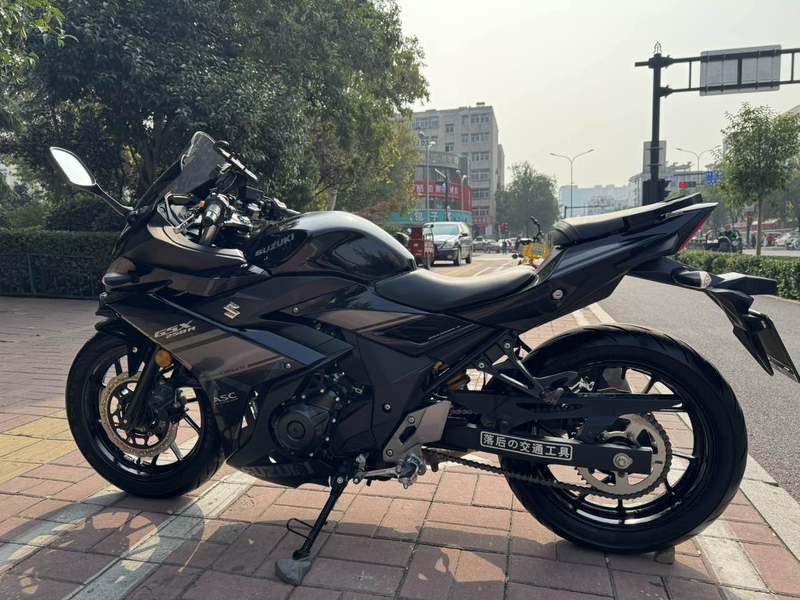 二手豪爵铃木GSX250R