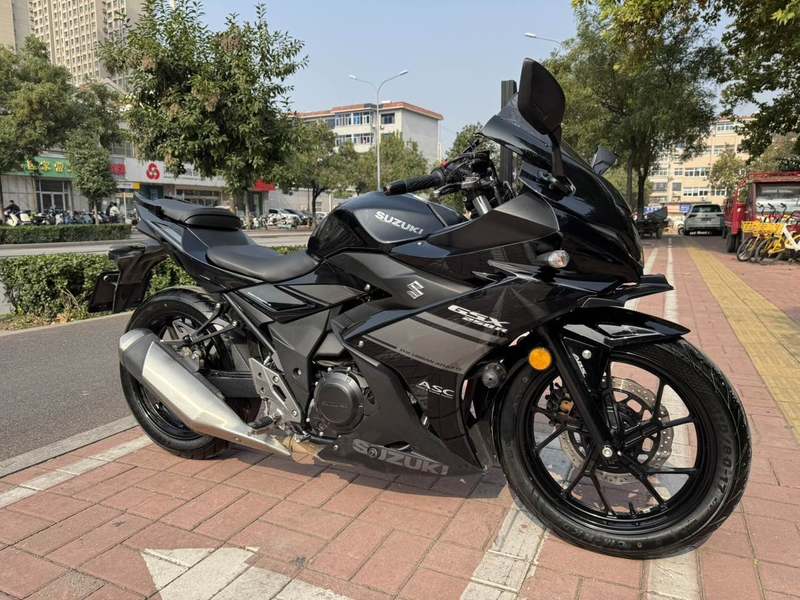 二手豪爵铃木GSX250R