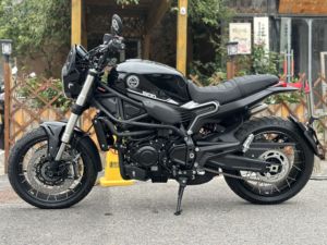 二手贝纳利幼狮 Leoncino 800