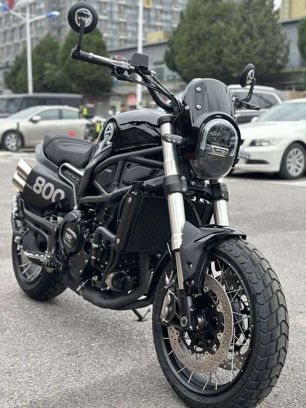 二手贝纳利幼狮 Leoncino 800