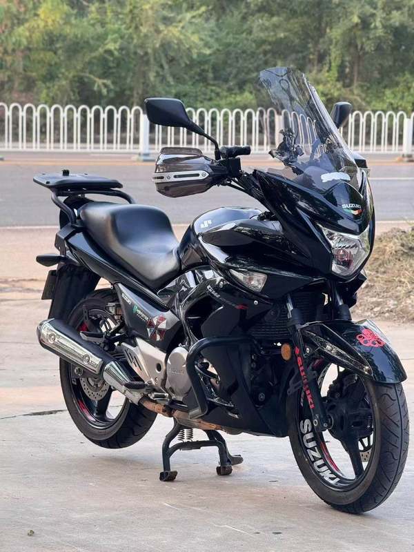 二手豪爵铃木骊驰 GW 250F