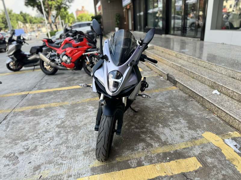 二手贝纳利龙卷风 Tornado 252R