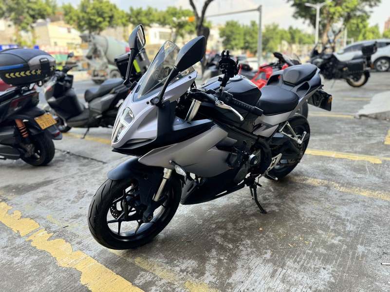 二手贝纳利龙卷风 Tornado 252R