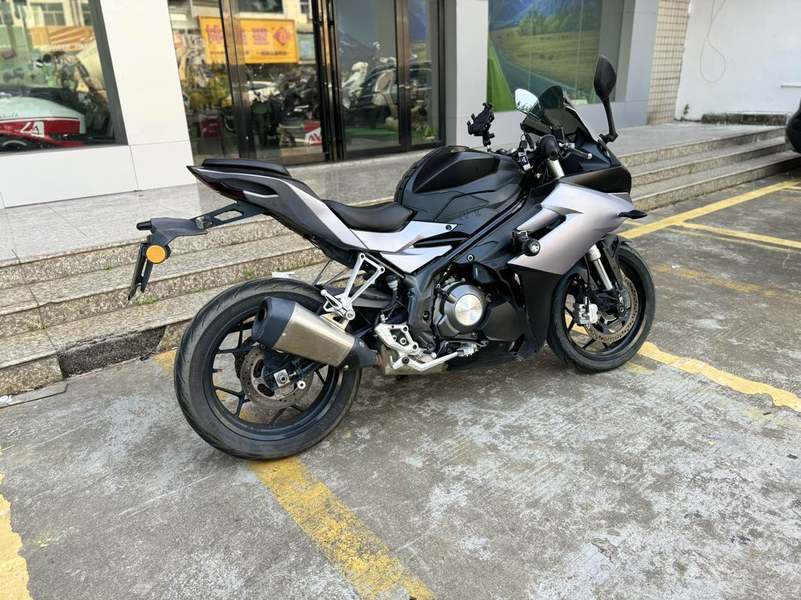 二手贝纳利龙卷风 Tornado 252R