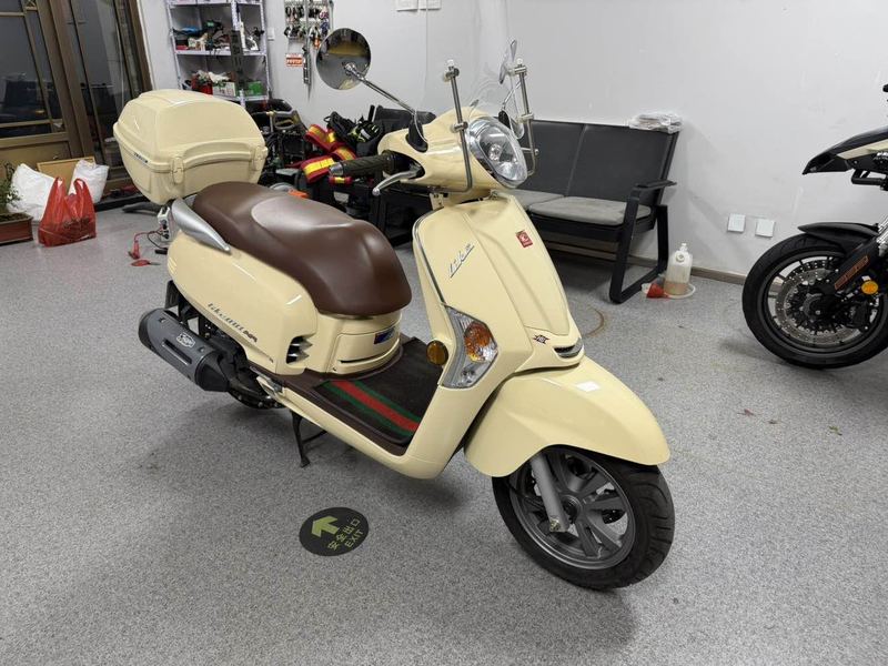 二手光阳LIKE 180 Fi双色版