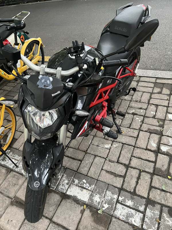 二手贝纳利红宝龙 TNT150i