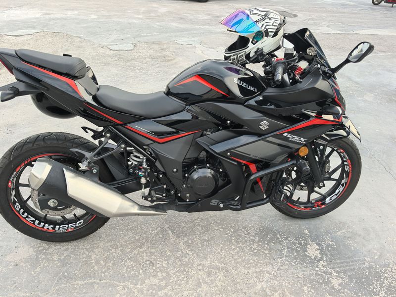 二手豪爵铃木GSX250R