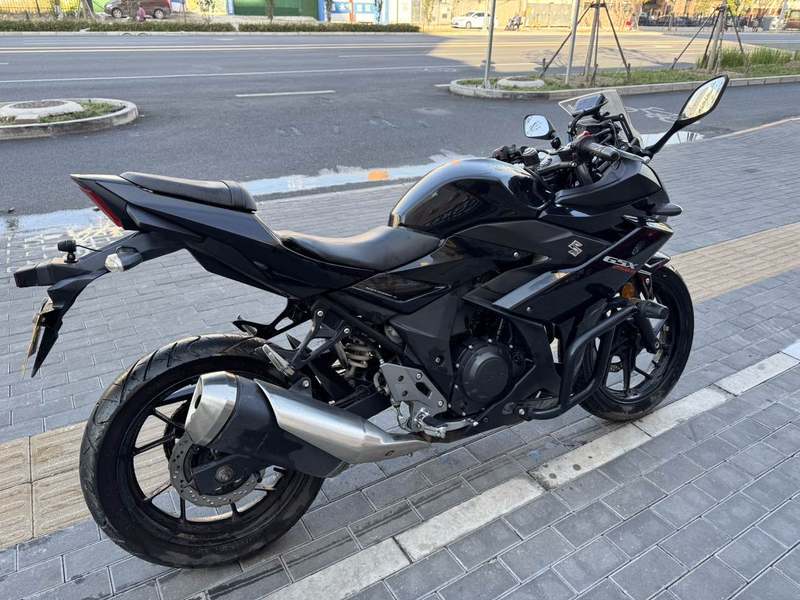 二手豪爵铃木GSX250R