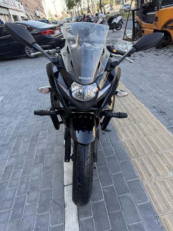 二手豪爵铃木GSX250R