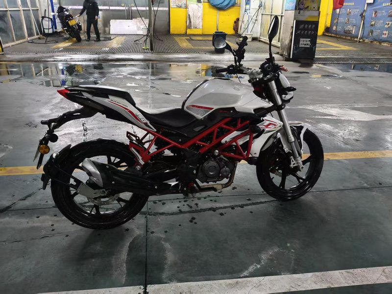 二手贝纳利红宝龙 TNT150i