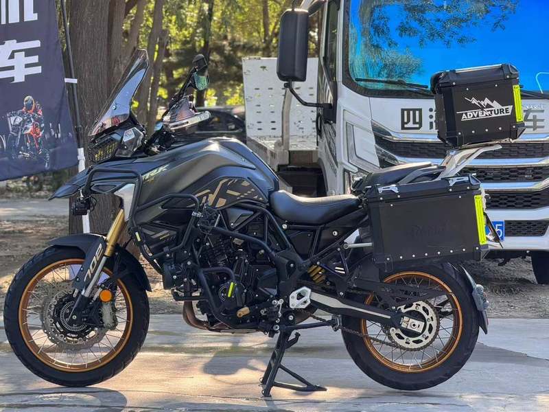 二手贝纳利TRK702