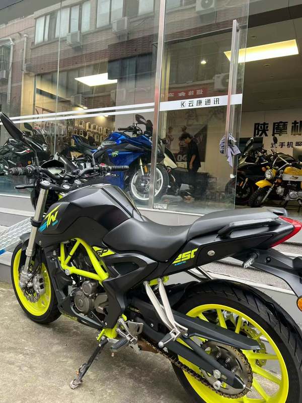 二手贝纳利小黄龙 TNT25