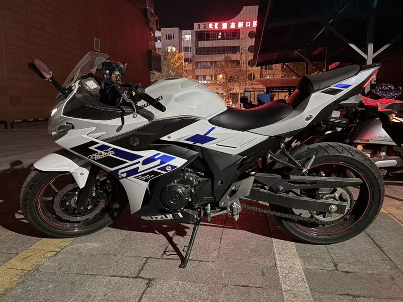 二手豪爵铃木GSX250R