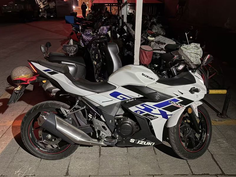 二手豪爵铃木GSX250R
