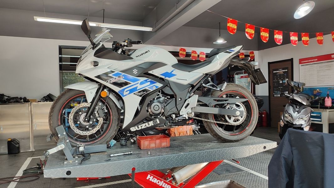 二手豪爵铃木GSX250R
