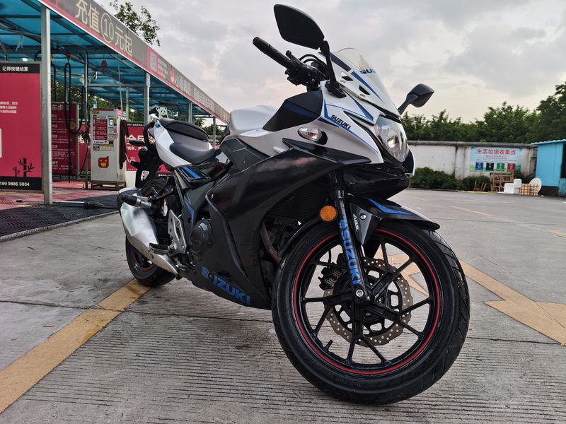 二手豪爵铃木GSX250R