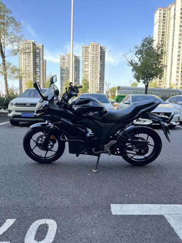 二手济南铃木极客飒 Gixxer 155