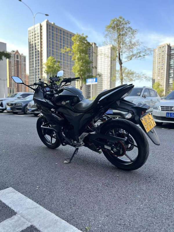 二手济南铃木极客飒 Gixxer 155