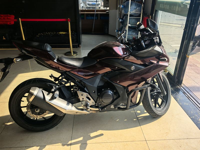 二手豪爵铃木GSX250R