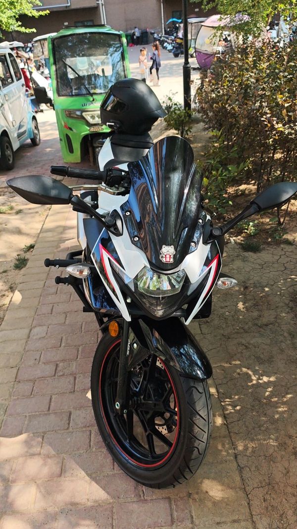 二手豪爵铃木GSX250R