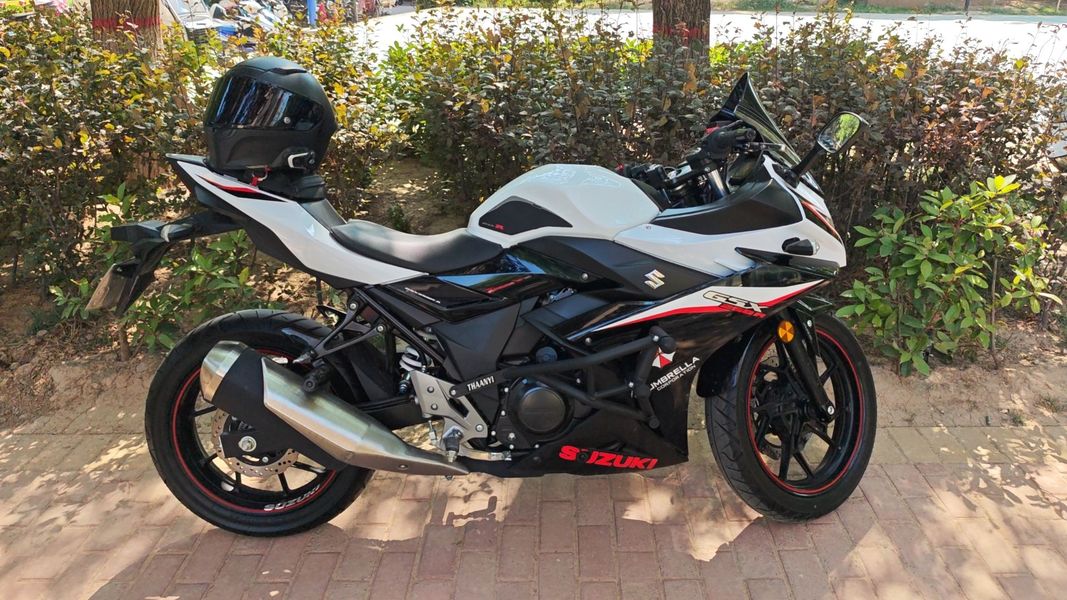 二手豪爵铃木GSX250R