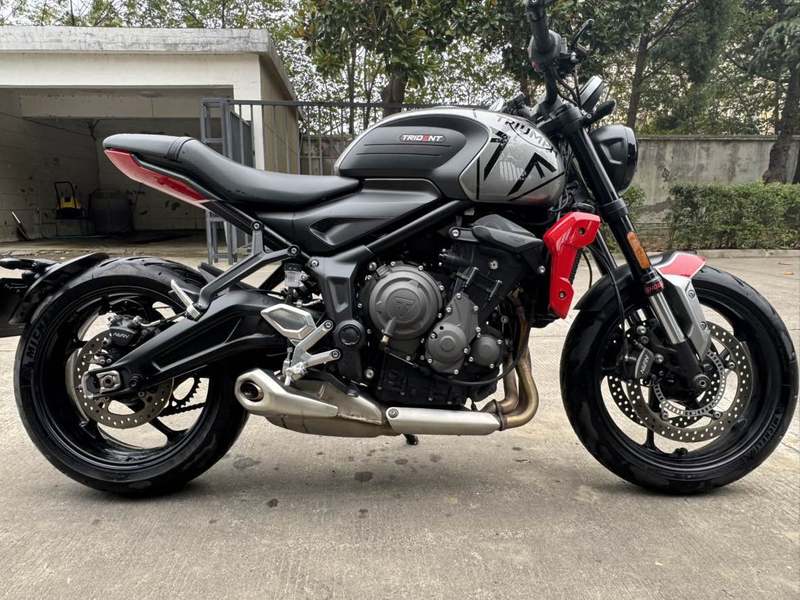 二手凯旋Trident 660