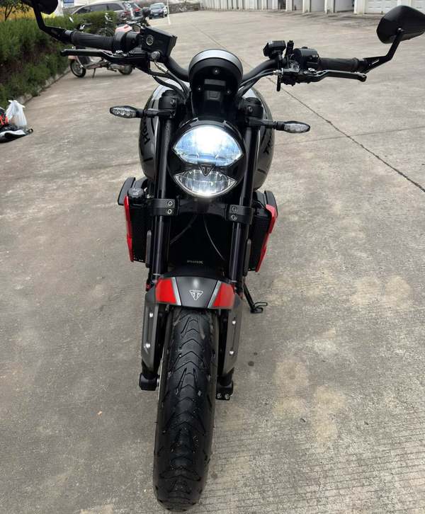 二手凯旋Trident 660