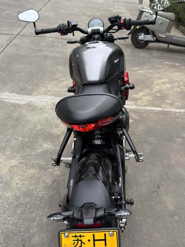 二手凯旋Trident 660