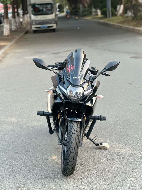 二手豪爵铃木GSX250R