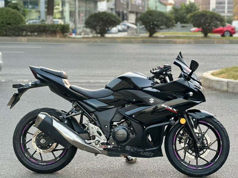 二手豪爵铃木GSX250R