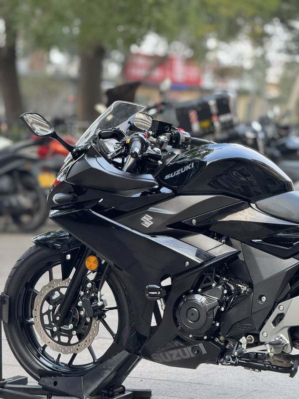 二手豪爵铃木GSX250R