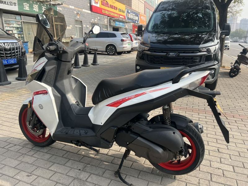 二手贝纳利利刃150