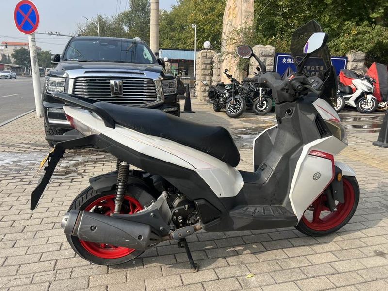 二手贝纳利利刃150