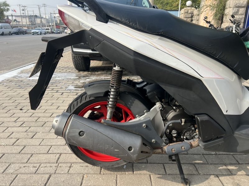 二手贝纳利利刃150