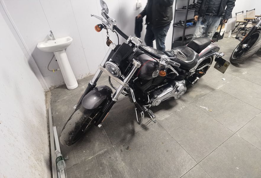 二手哈雷戴维森突破者 Breakout